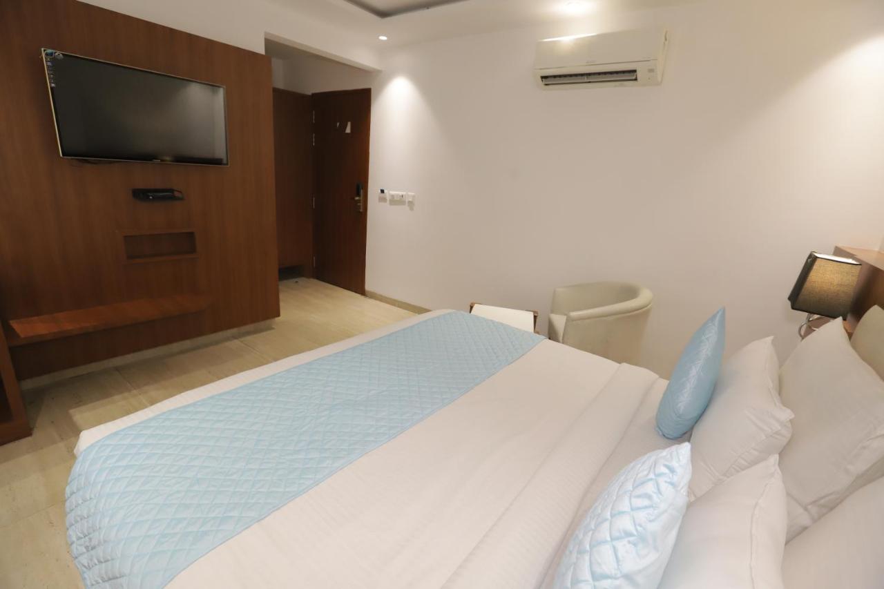 Nh Skye Suites Nuova Delhi Esterno foto