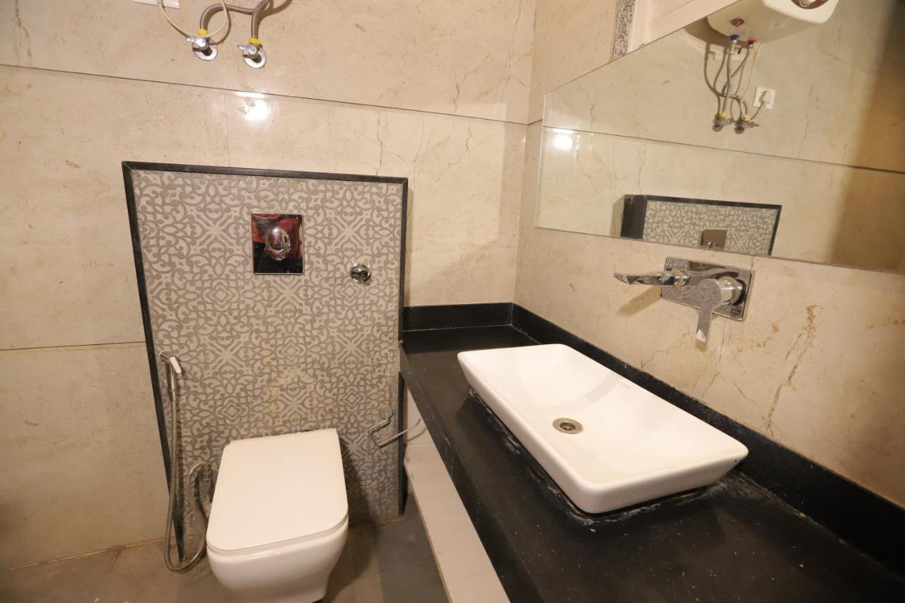 Nh Skye Suites Nuova Delhi Esterno foto