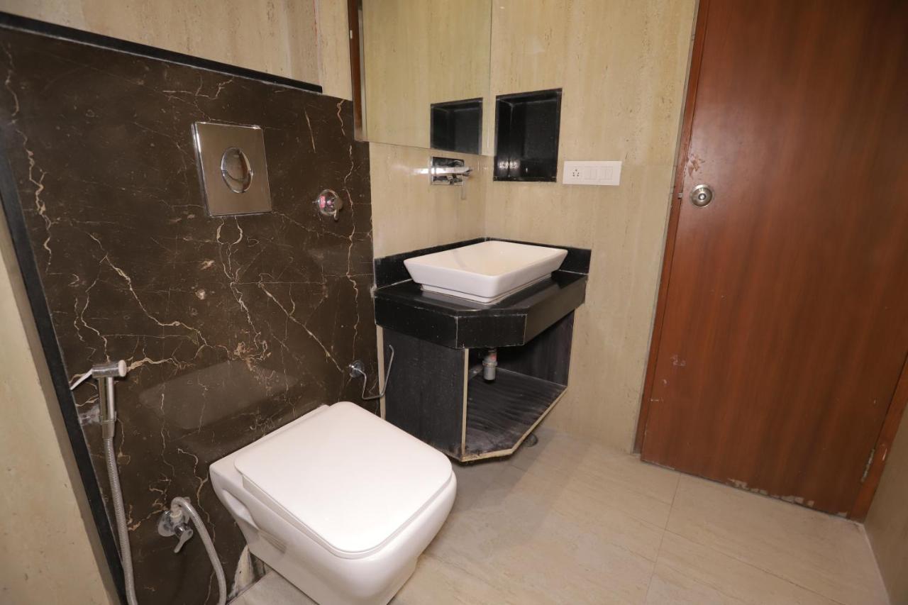 Nh Skye Suites Nuova Delhi Esterno foto