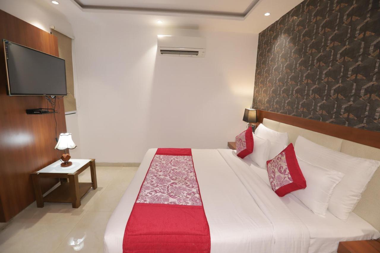 Nh Skye Suites Nuova Delhi Esterno foto