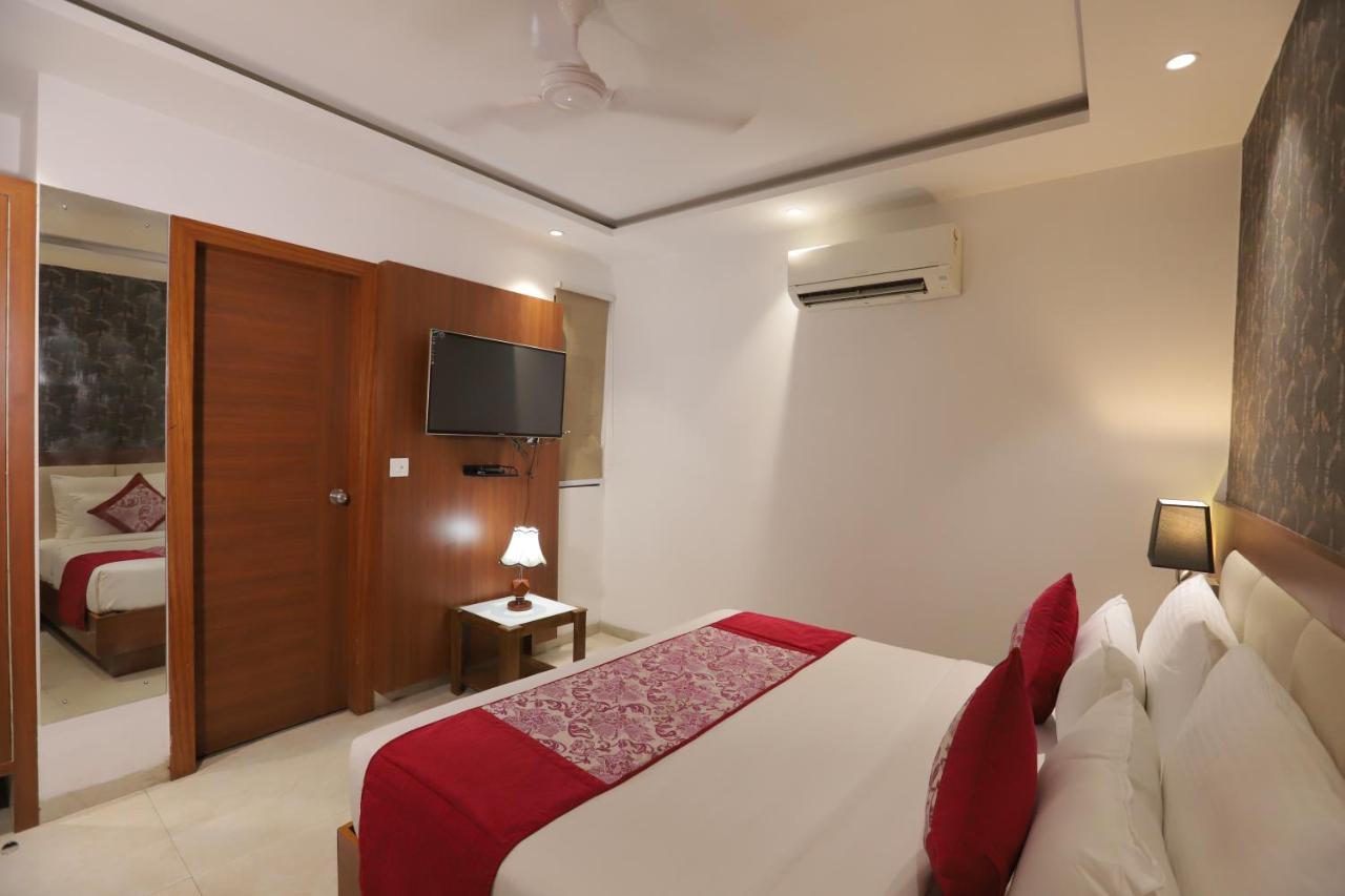 Nh Skye Suites Nuova Delhi Esterno foto