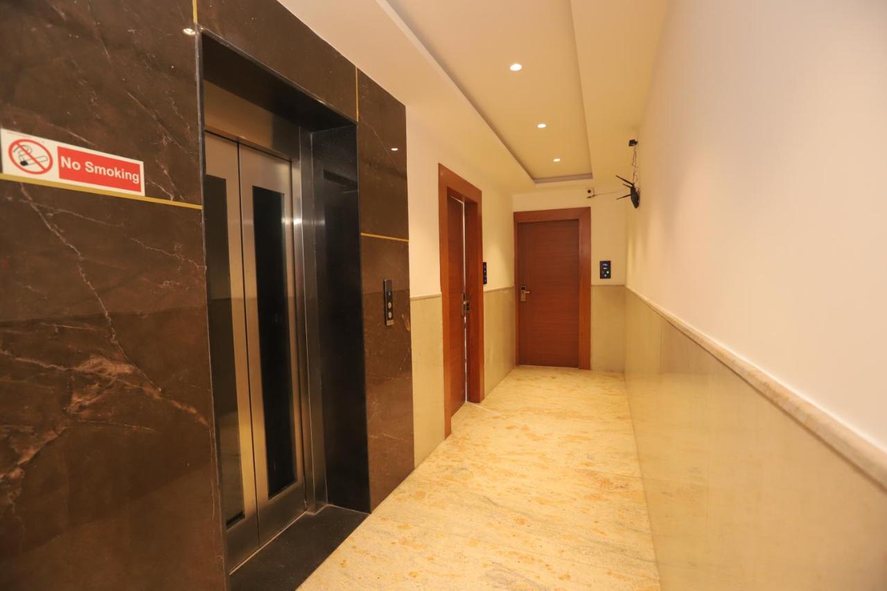 Nh Skye Suites Nuova Delhi Esterno foto