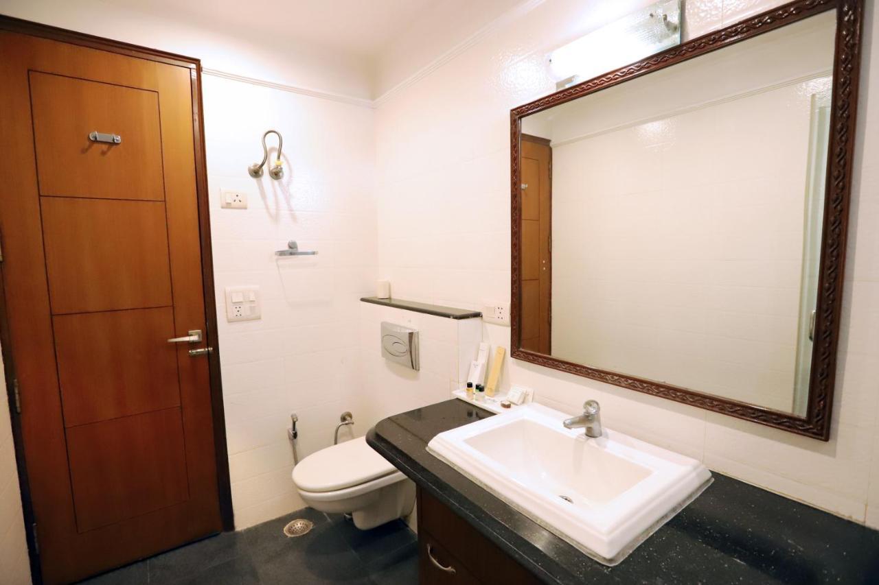 Nh Skye Suites Nuova Delhi Esterno foto