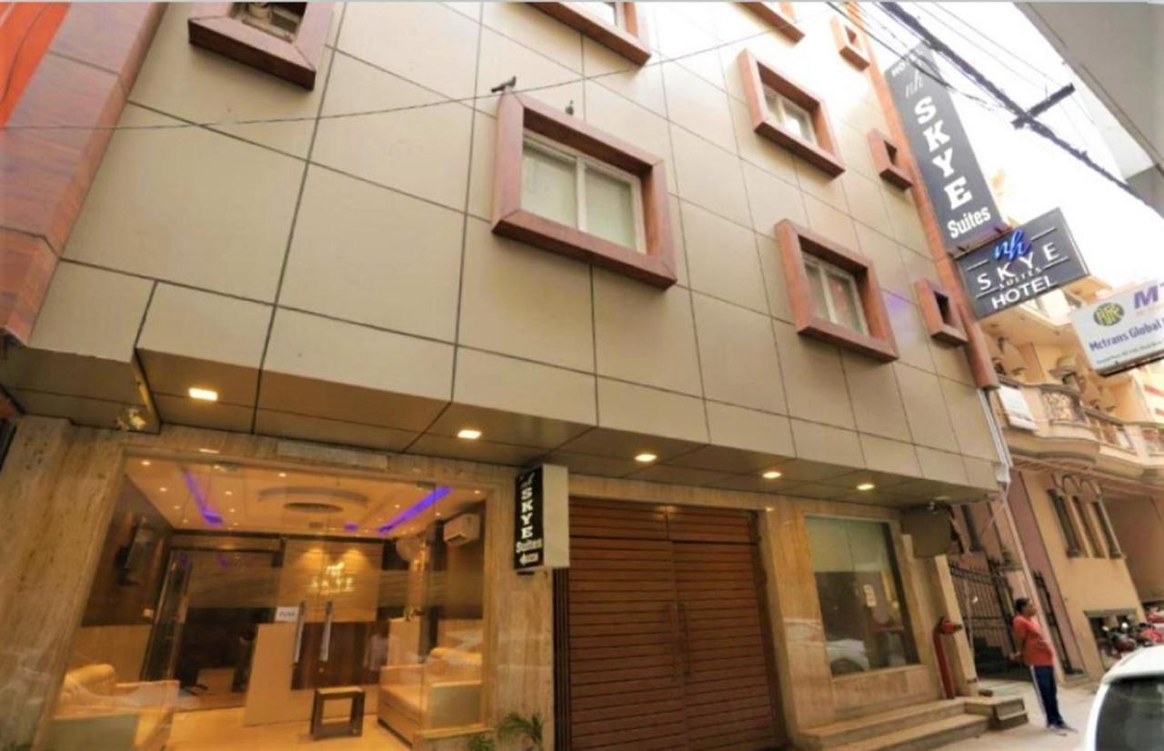 Nh Skye Suites Nuova Delhi Esterno foto